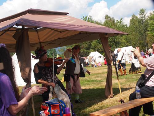 Faire Fiddler Maid & Pillage Idiot #2