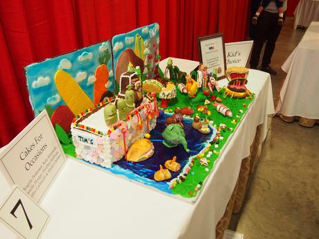 Animal's at the pool gingerbread house