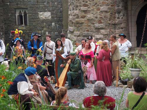 The Harper and the Minstrel at the finale