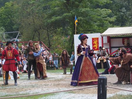 The queen says no fighting #2