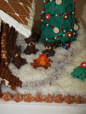 Gingerbread house in the woods #4