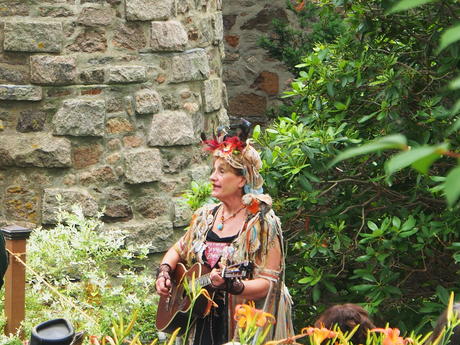 Granny Grue at the finale #2