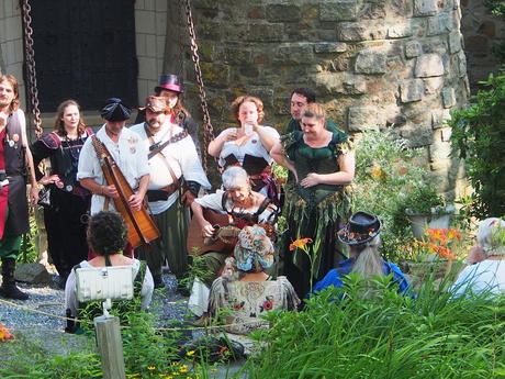 Dirge Queen at the finale