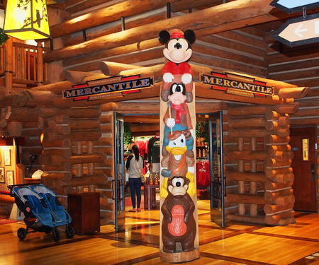Wilderness Lodge totem pole