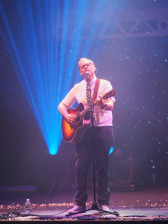 Alton Brown on guitar #3
