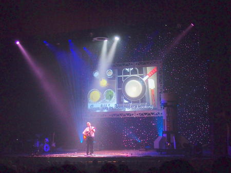 Alton Brown on guitar #4