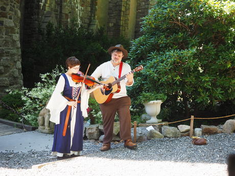 The fiddler Lydia Ahlstrom #2