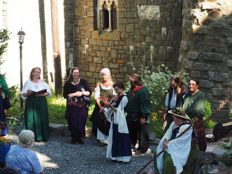 The fiddler Lydia Ahlstrom at the finale #2