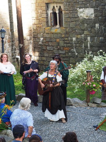 The Dirqe Queen at the finale #2