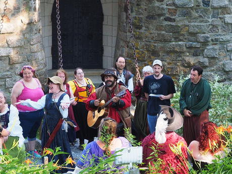 Bumbly and Gia Phinn at the finale #4