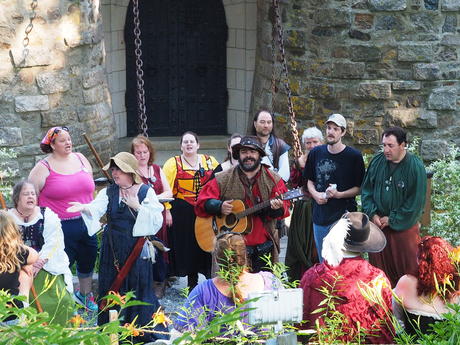 Bumbly and Gia Phinn at the finale #6