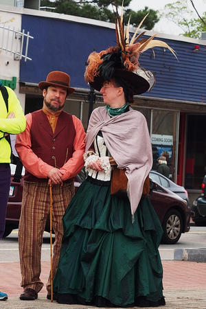 Watching the other acts