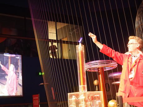 Balloon vs. spark #5