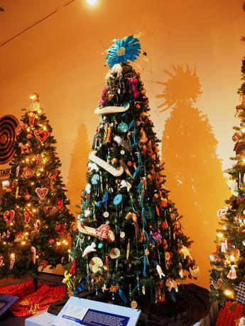 Native America Christmas tree