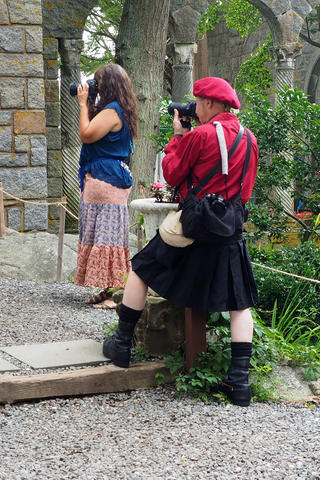 Two photographers, no waiting