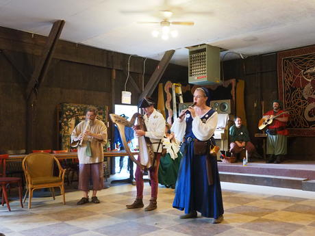 Rufus, Guy Todd and A Fair Minstrel at the finale #3