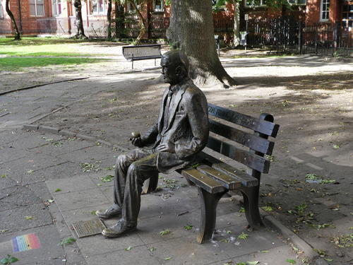 Alan Turing statue