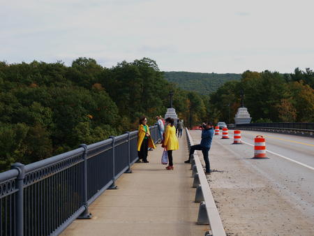 Photo op on the French King bridge #2
