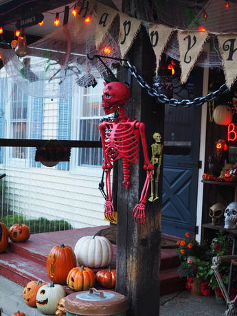 Russell Hannula's Halloween decorations #5