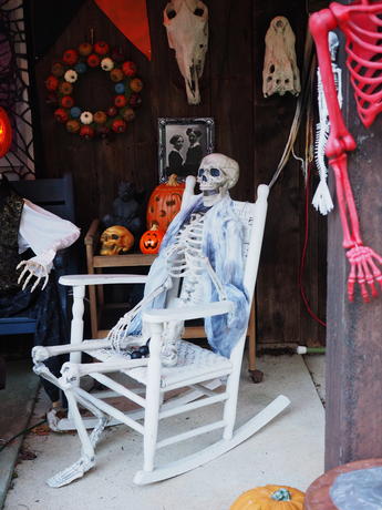 Russell Hannula's Halloween decorations #7