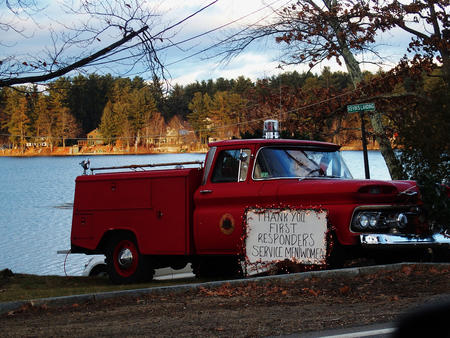 Thank you first responders and service folk