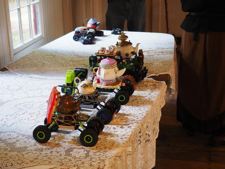 Splendid Teapot racers