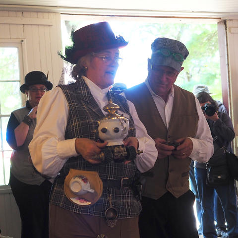 Splendid Teapot racer