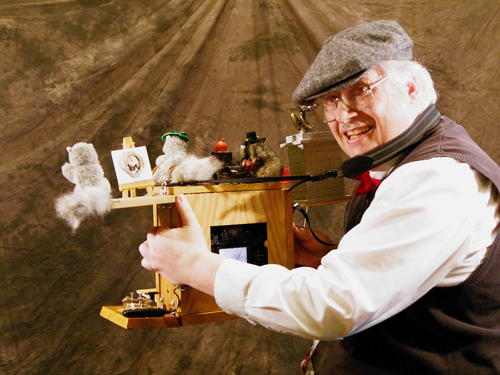 My steampunk 'cellphone' camera at 2018 Arisia #3