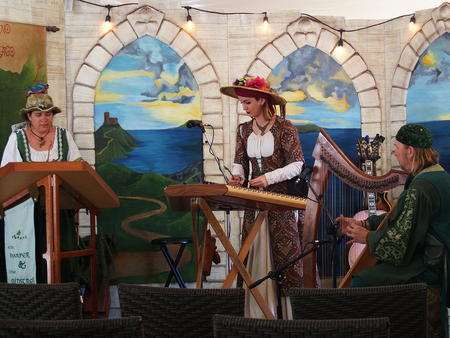 The Harper and the Minstrel and Hammer