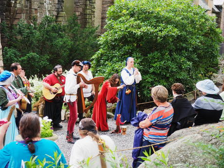 Guy Todd and A Fair Minstrel