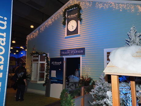 Train exhibit entrance