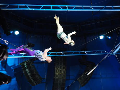 Flying trapeze #7