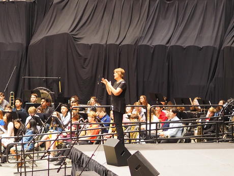 Sign language interpreter