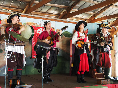 The Crimson Pirates #9