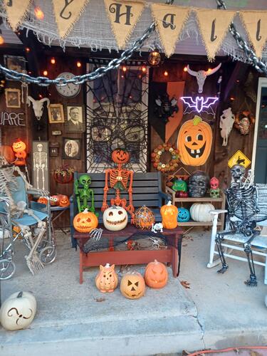 Russell Hannula's Halloween decorations #13