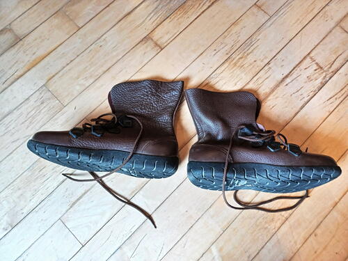 New Son of Sandler brown boots