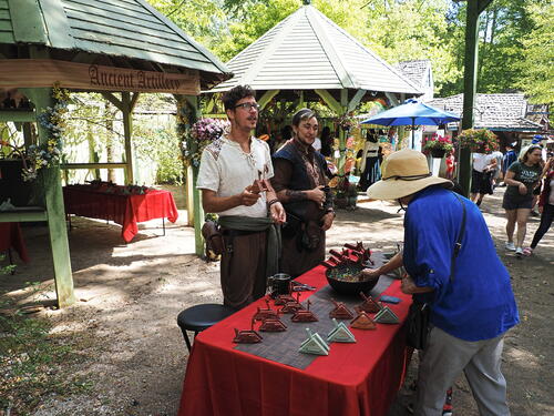 Miniature siege weapons