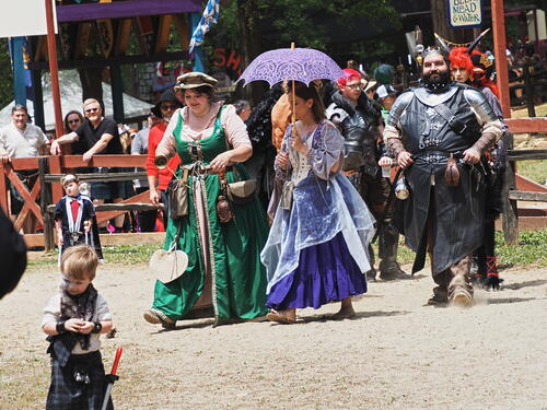 Patrons in costume contest #9