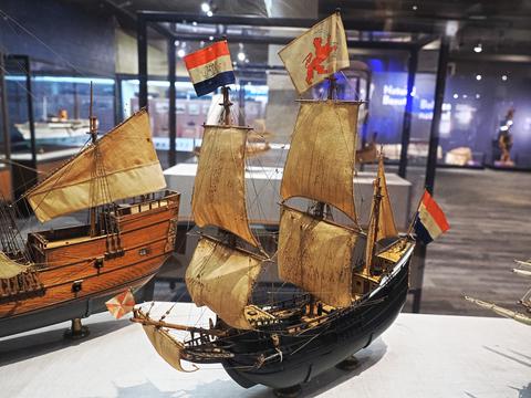 Henry Hudson's Halve Maen, 1609