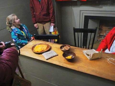 Strawbery Banke candlelight stroll #4