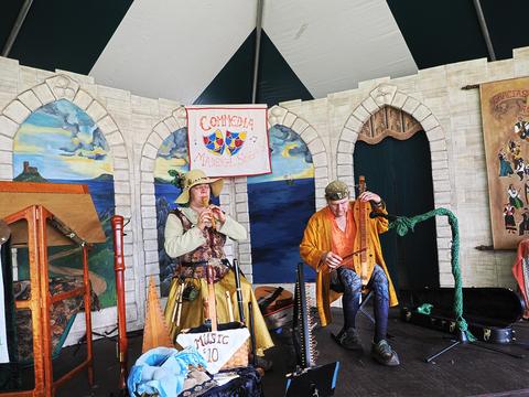 The Harper and the Minstrel