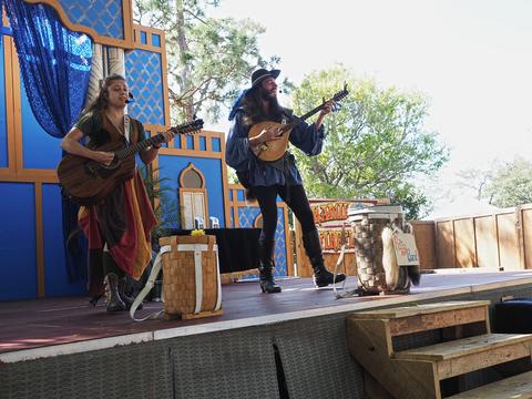 Twig and the Foxy Bard