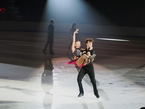 Ice chips skaters #3