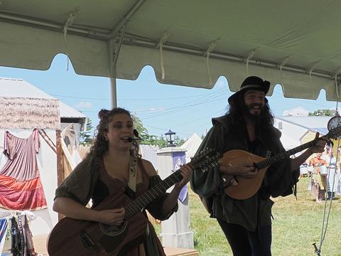 The foxy bard and Twig