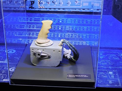 Joystick for piloting the lunar lander