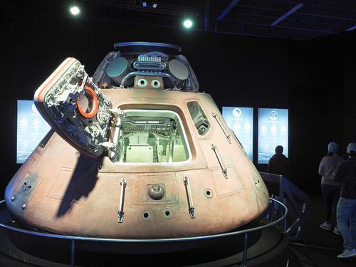 Apollo capsule