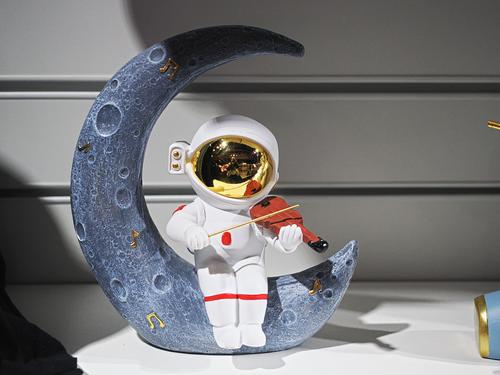 Astronaut musician #3