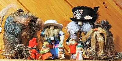 Troll nativity with gnome family from Florida