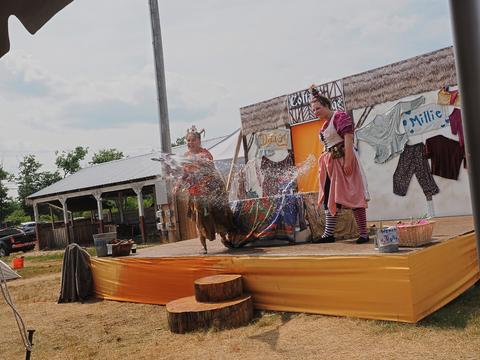 Washing well wenches drenching the audience #2