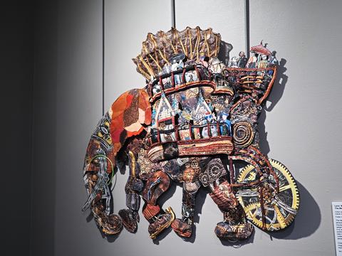 The mechanical elephant